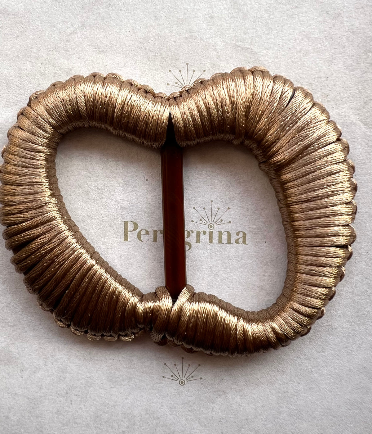 Hebilla Irregular Tejida en Macramé