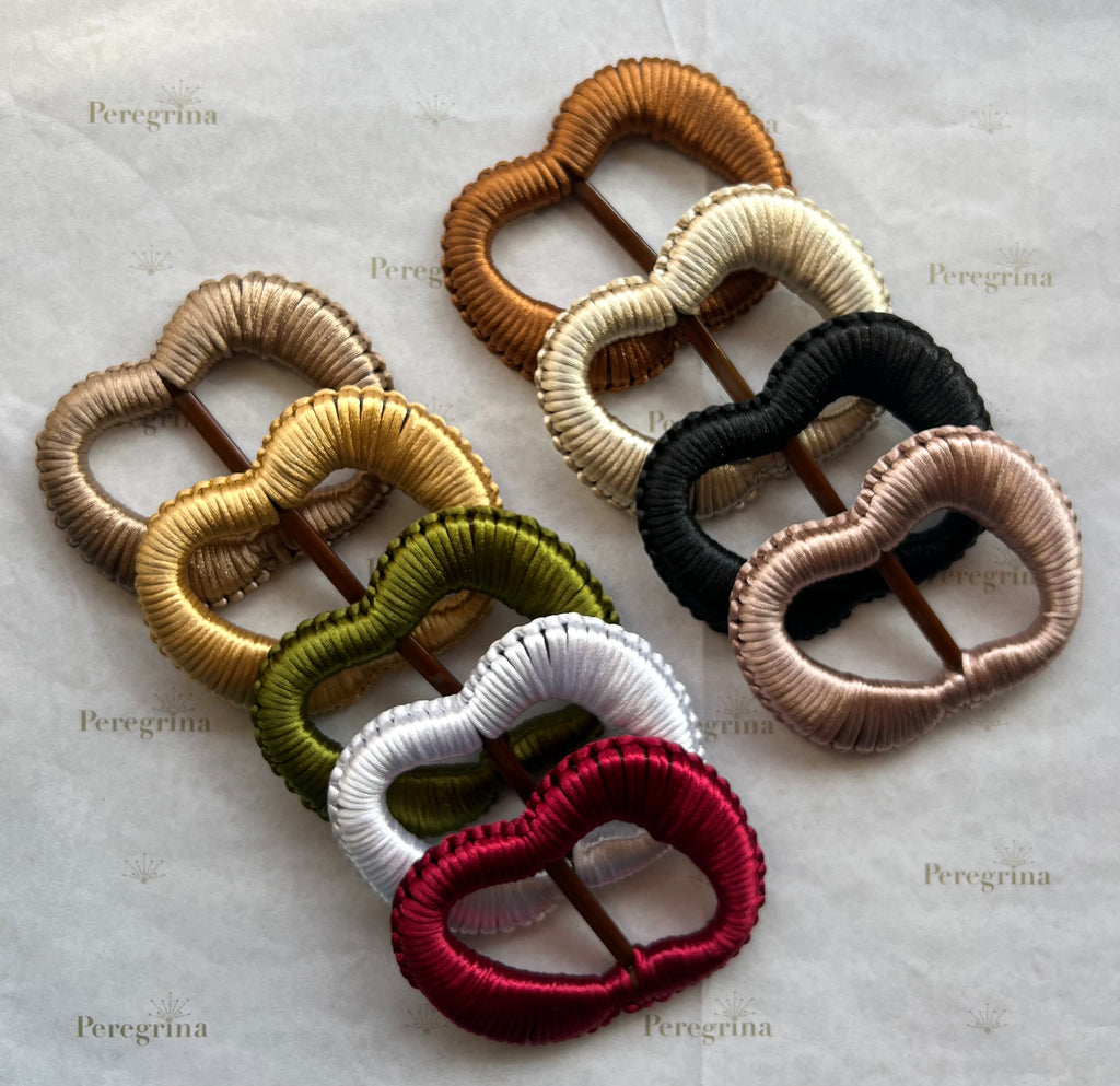 Hebilla Irregular Tejida en Macramé