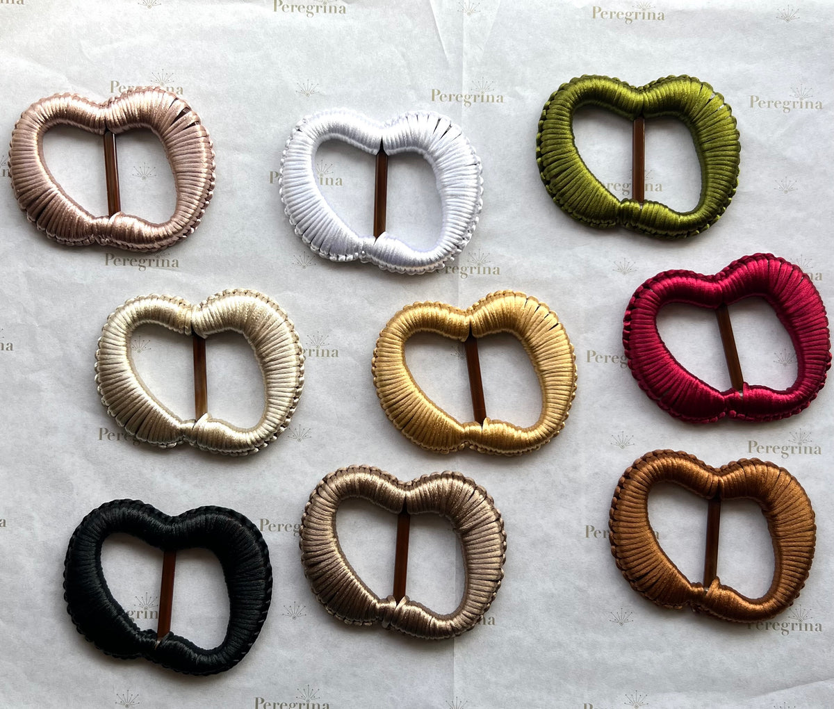 Hebilla Irregular Tejida en Macramé
