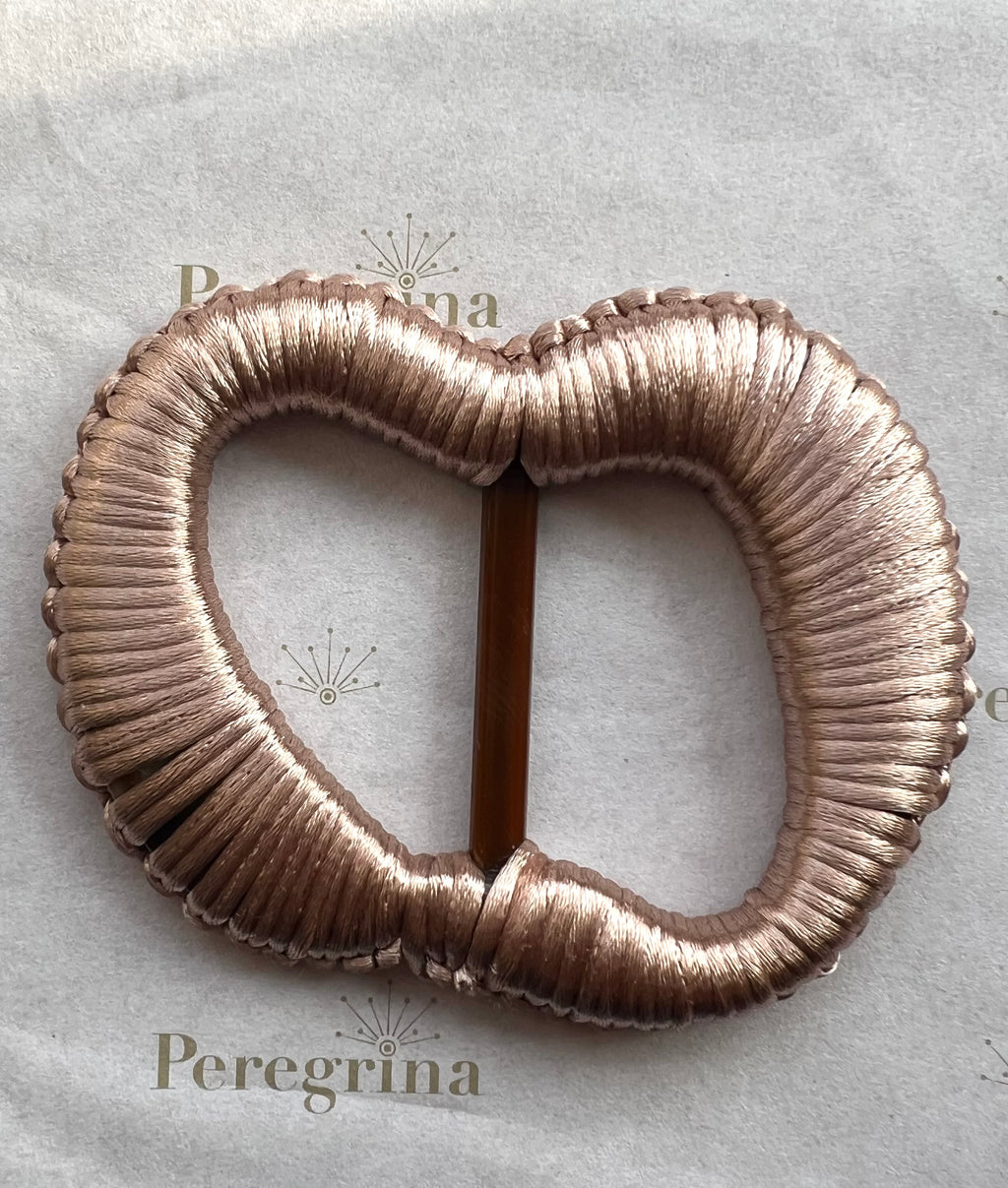 Hebilla Irregular Tejida en Macramé