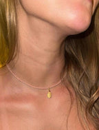 Collar Medalla Virgen Milagrosa Mini Rosado Hielo