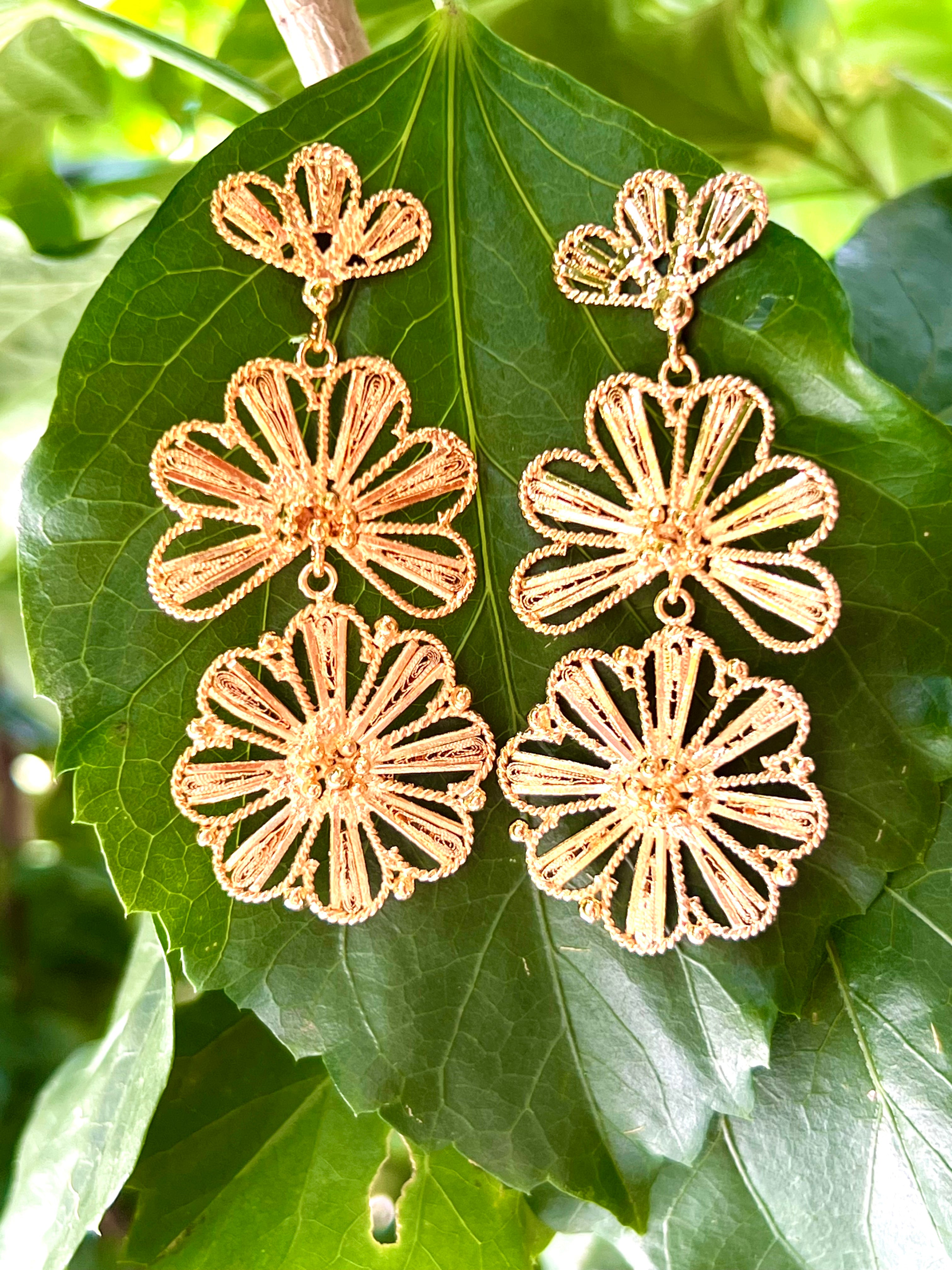 Aretes Reina de la Paz