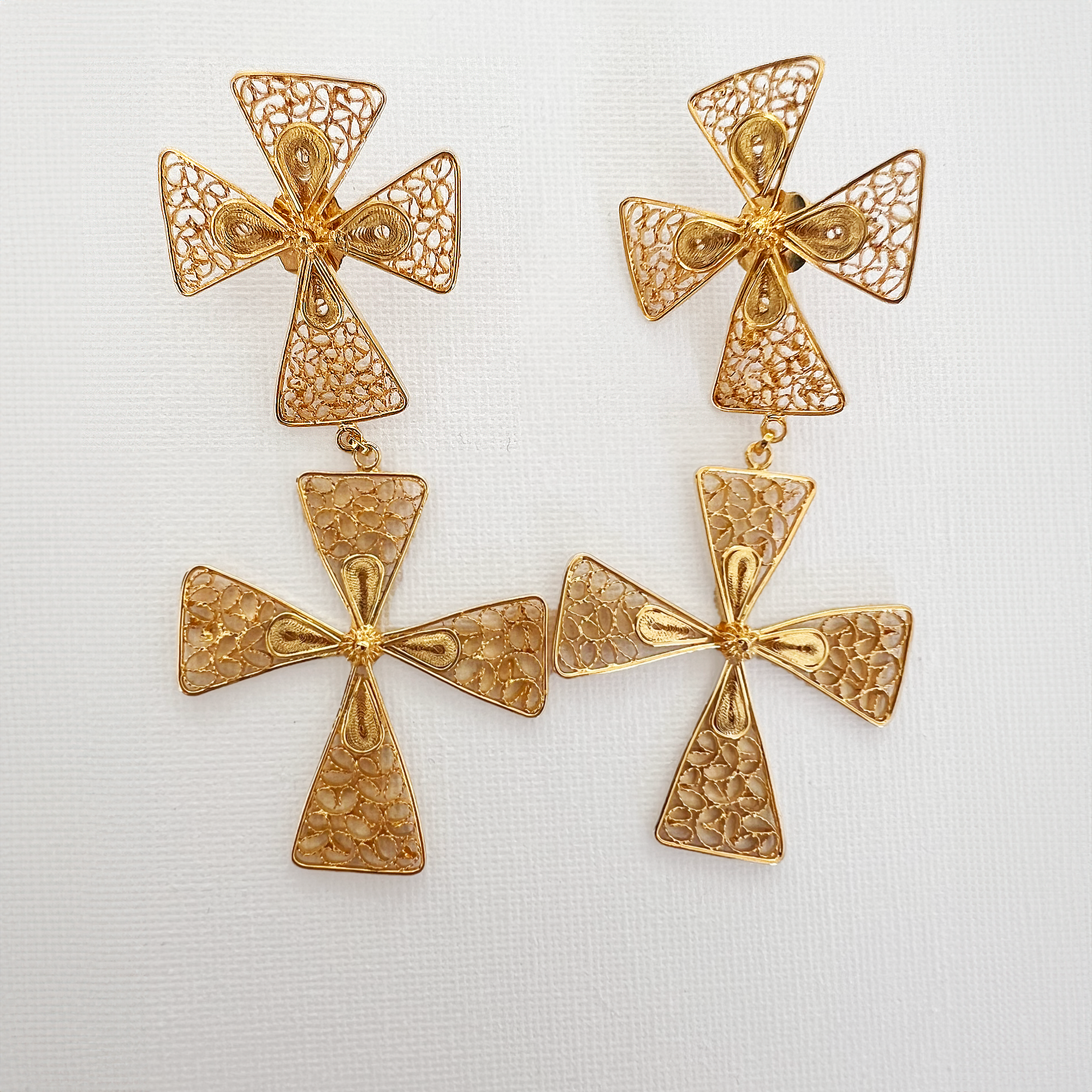 Aretes Cruz Redentora